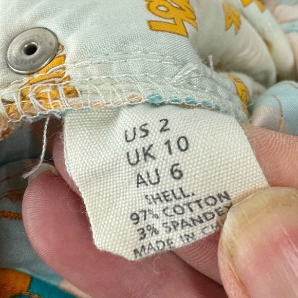 Loudmouth South Beach Print Mid-Rise Golf Pants - Picture 7 of 7